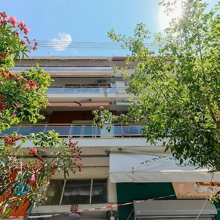 Printemps 2-bdrm Apartment, Vesta Philoxenia Apartment *