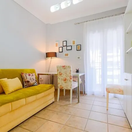 Printemps 2-bdrm Apartment, Vesta Philoxenia Apartamento *